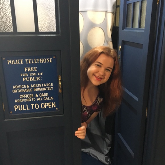 Meet your Posher, Kat - Picture 6 of 8